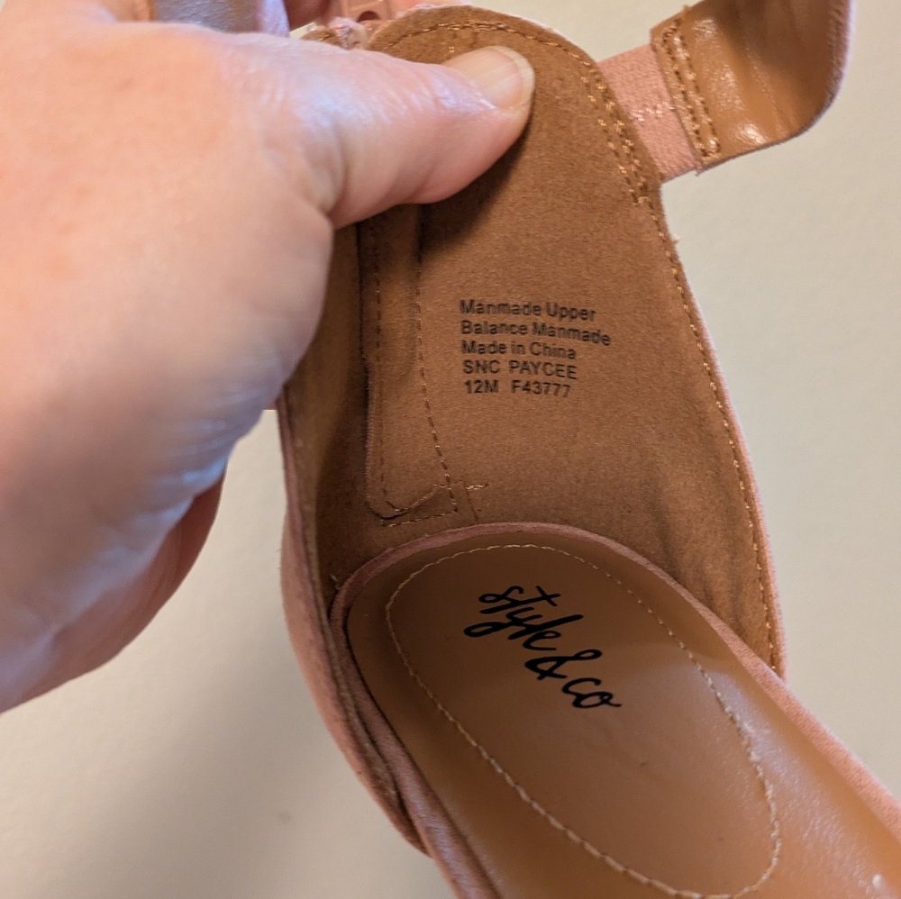 Style & Co Pink Heels with Suede Finish - Picture 7 of 9